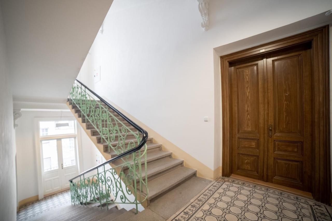 New Apartments Near Dancing House Prague Exterior photo