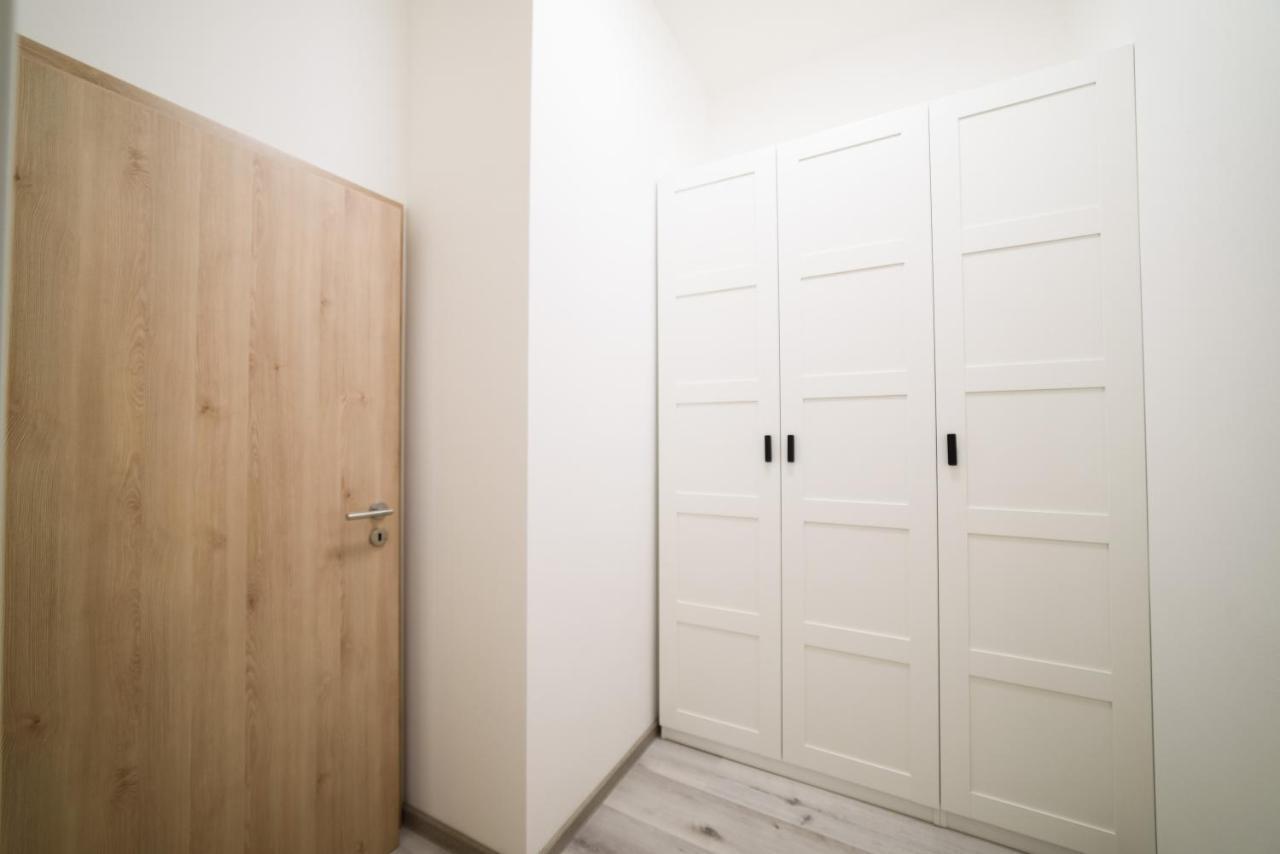 New Apartments Near Dancing House Prague Exterior photo