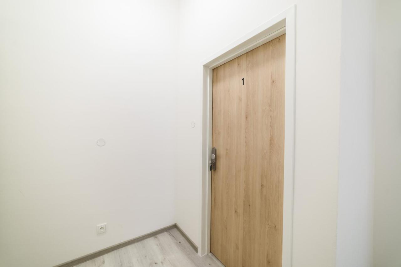 New Apartments Near Dancing House Prague Exterior photo